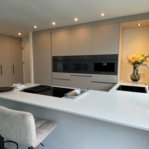 Nieuwe spot verlichting in de keuken